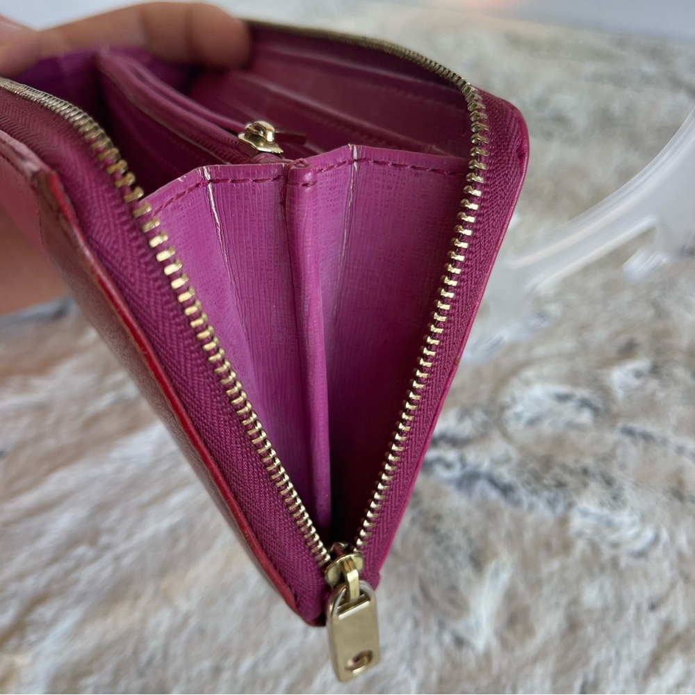 FOSSIL red maroon cream and hot pink zip around clutch wallet - Picture 9 of 10
